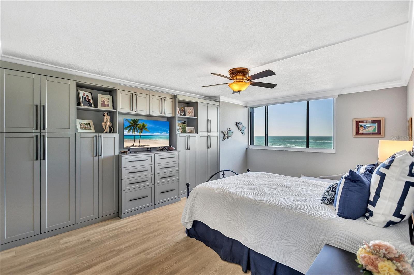 SIESTA TOWERS - Residential