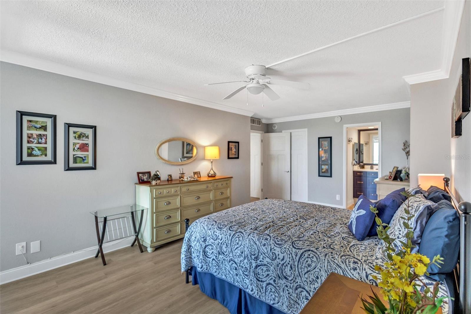 SIESTA TOWERS - Residential