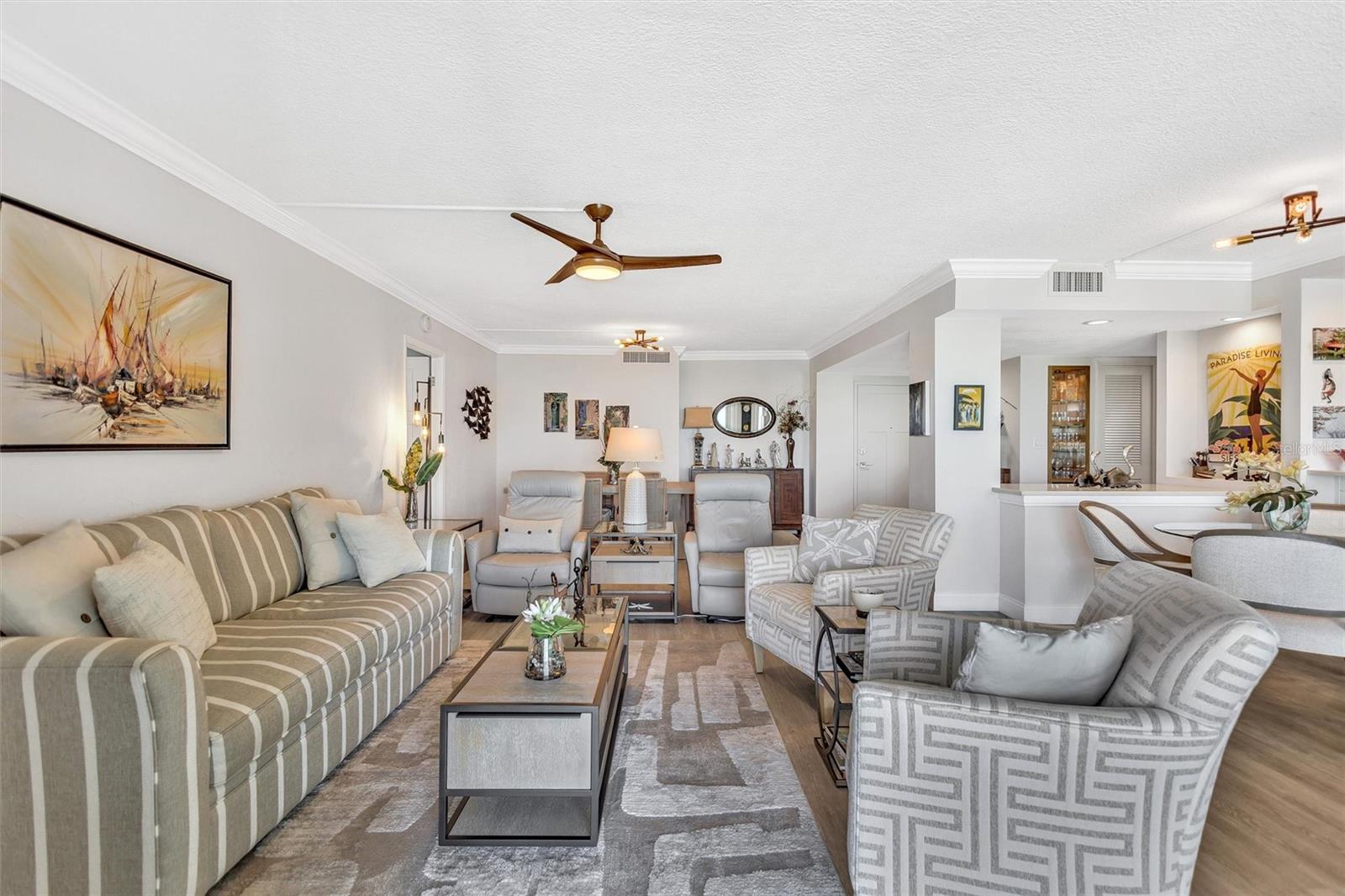 SIESTA TOWERS - Residential