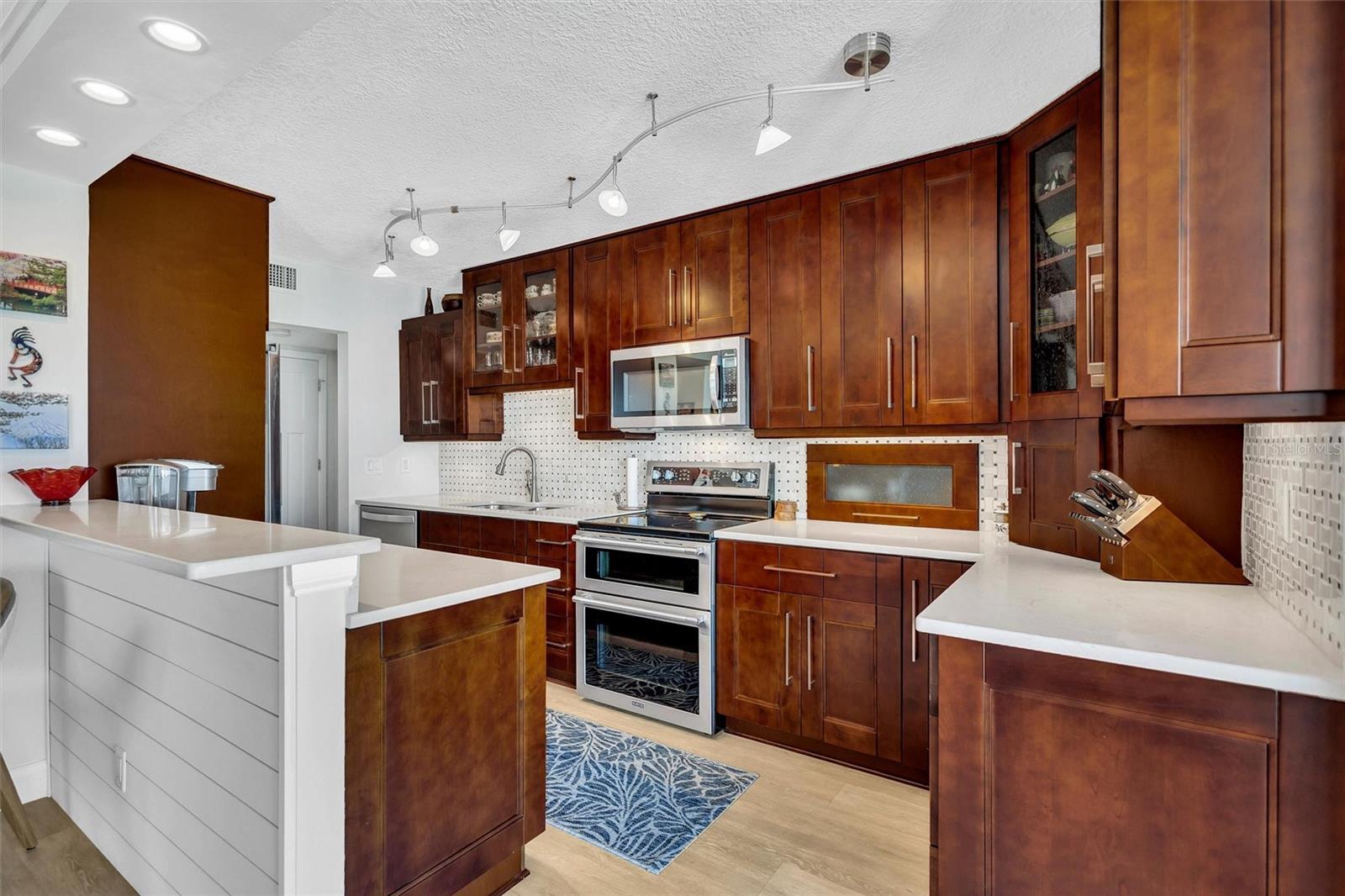 SIESTA TOWERS - Residential