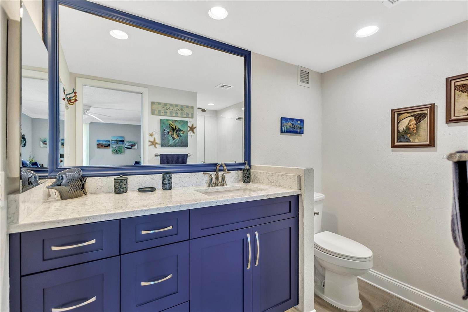 SIESTA TOWERS - Residential