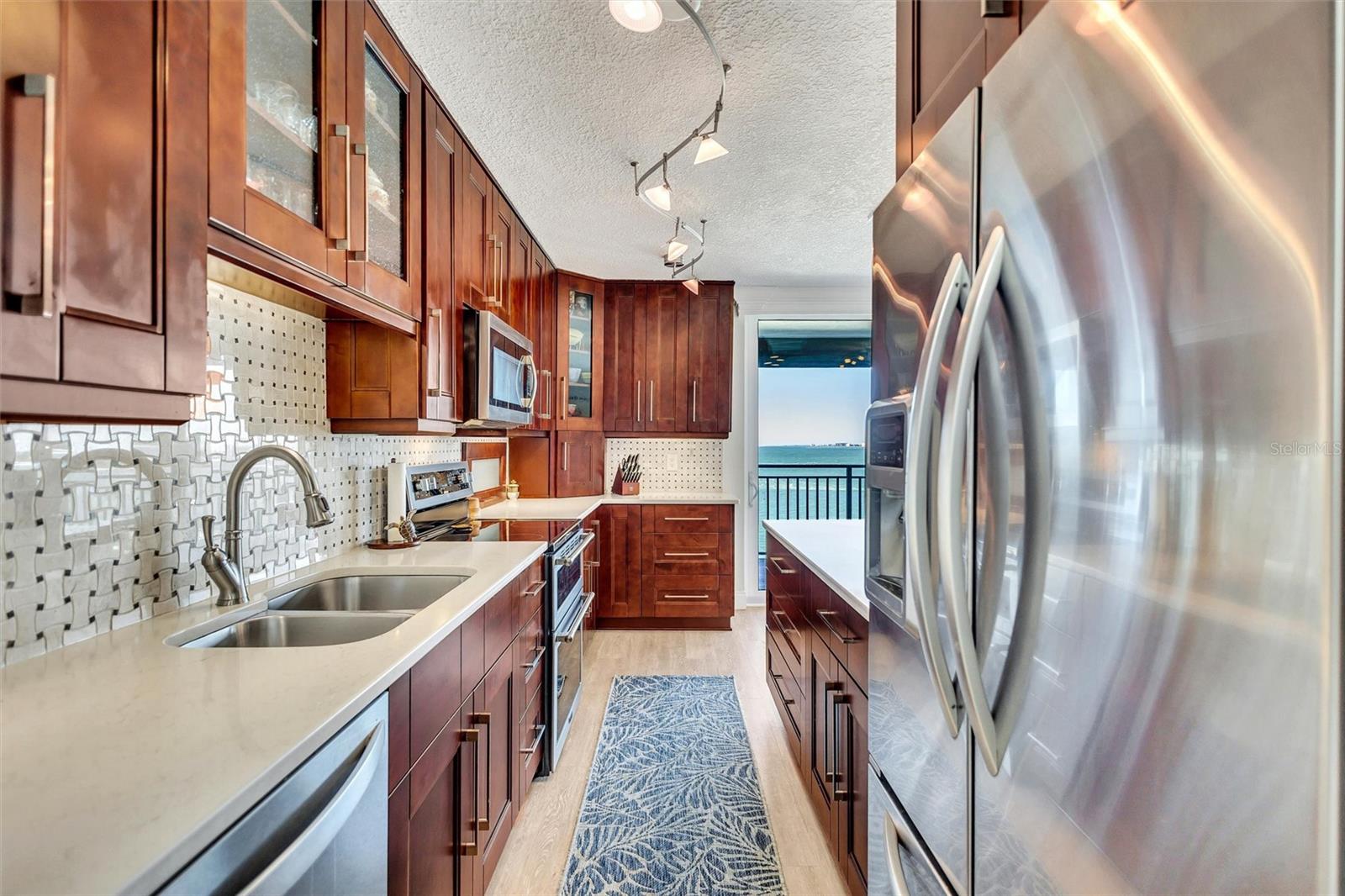 SIESTA TOWERS - Residential