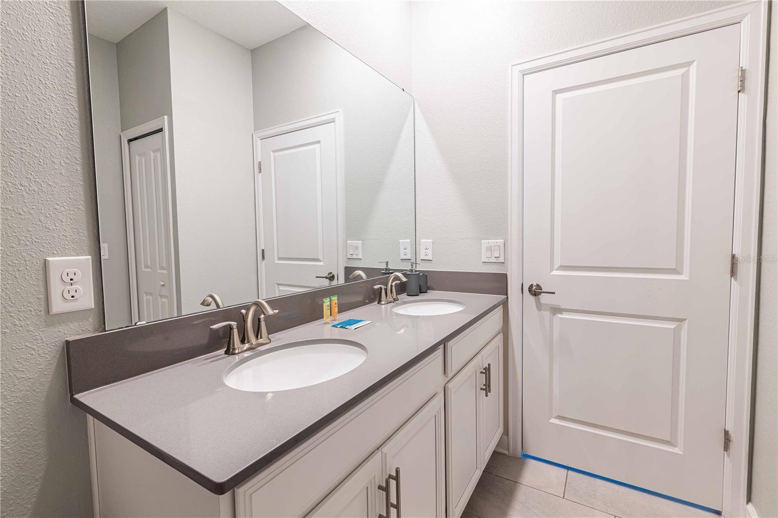 COVE AT STOREY LAKE II - Residential