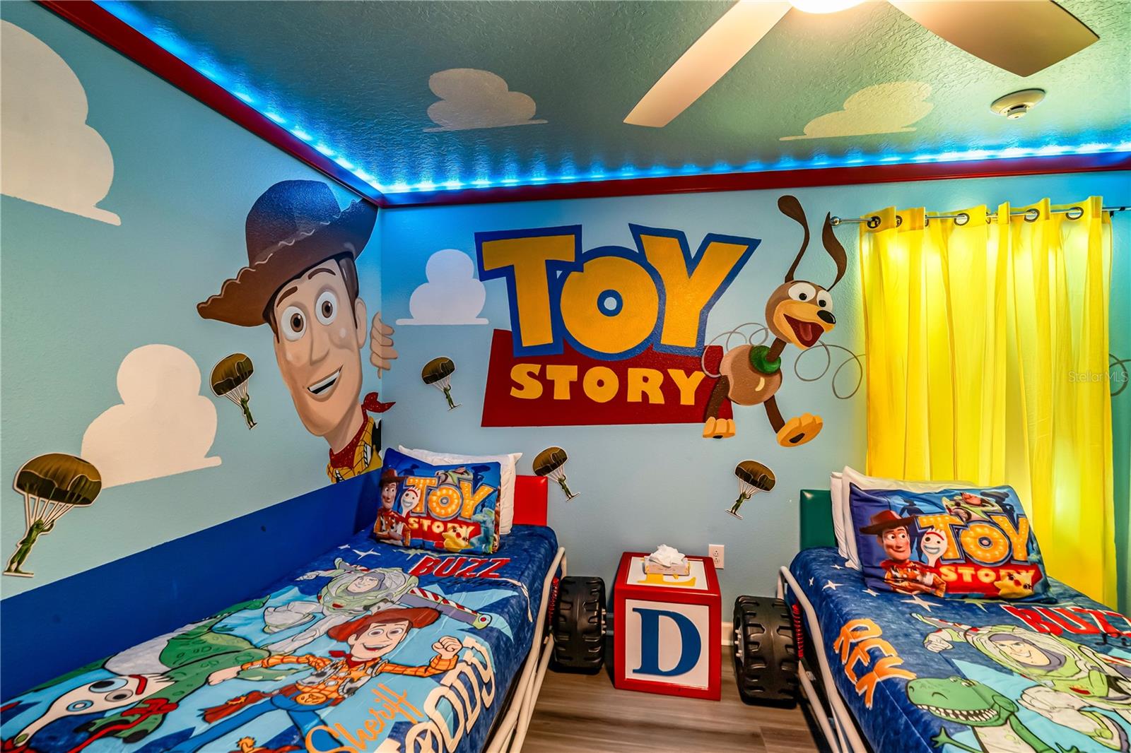 COVE AT STOREY LAKE II - Residential