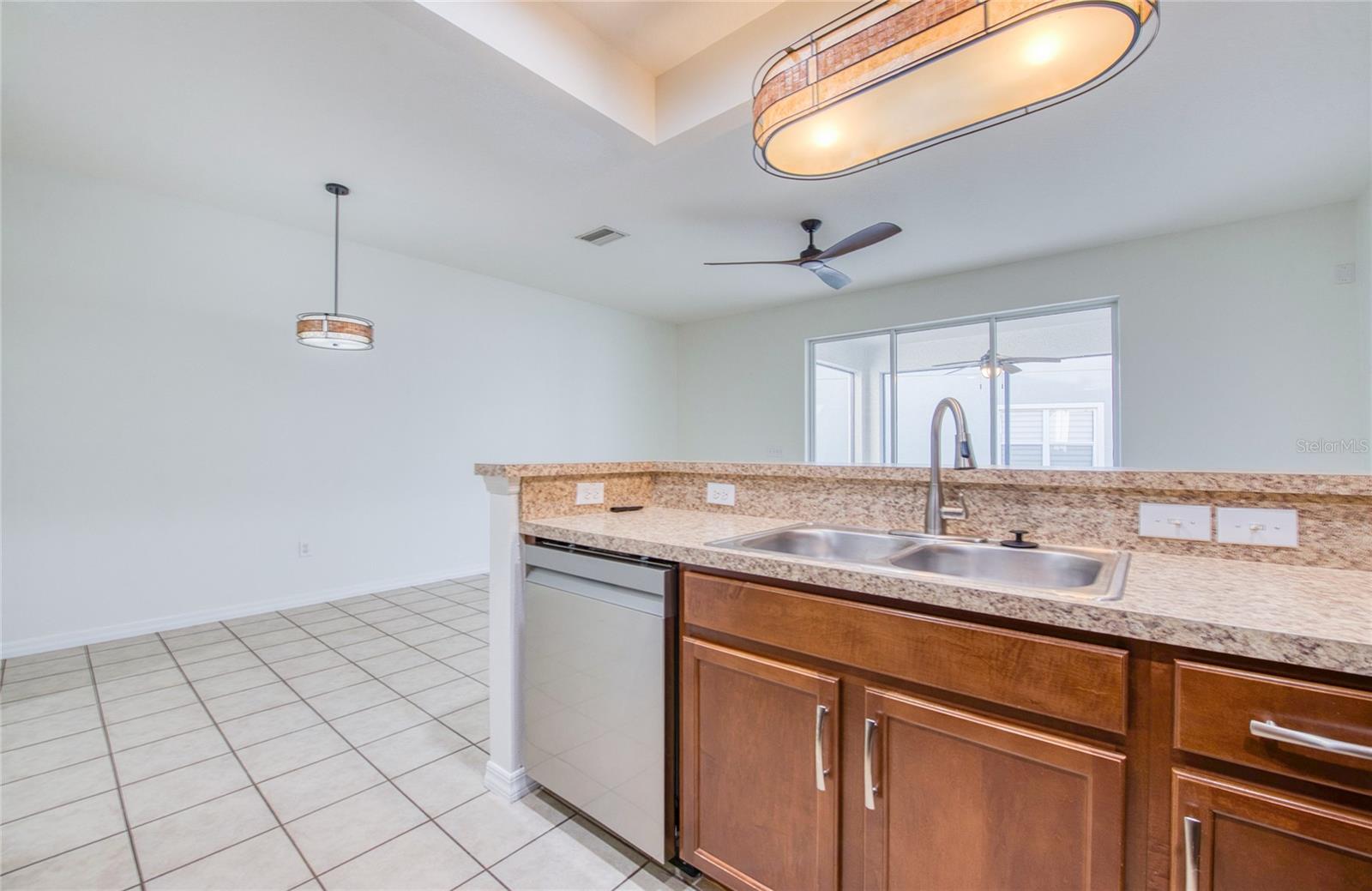 SAWGRASS VILLAGE - Residential Lease