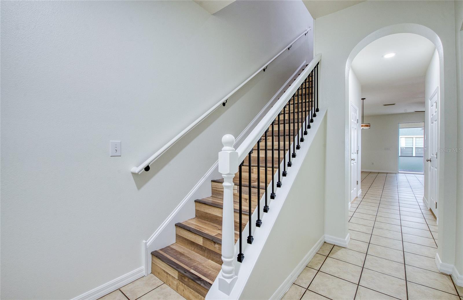 SAWGRASS VILLAGE - Residential Lease