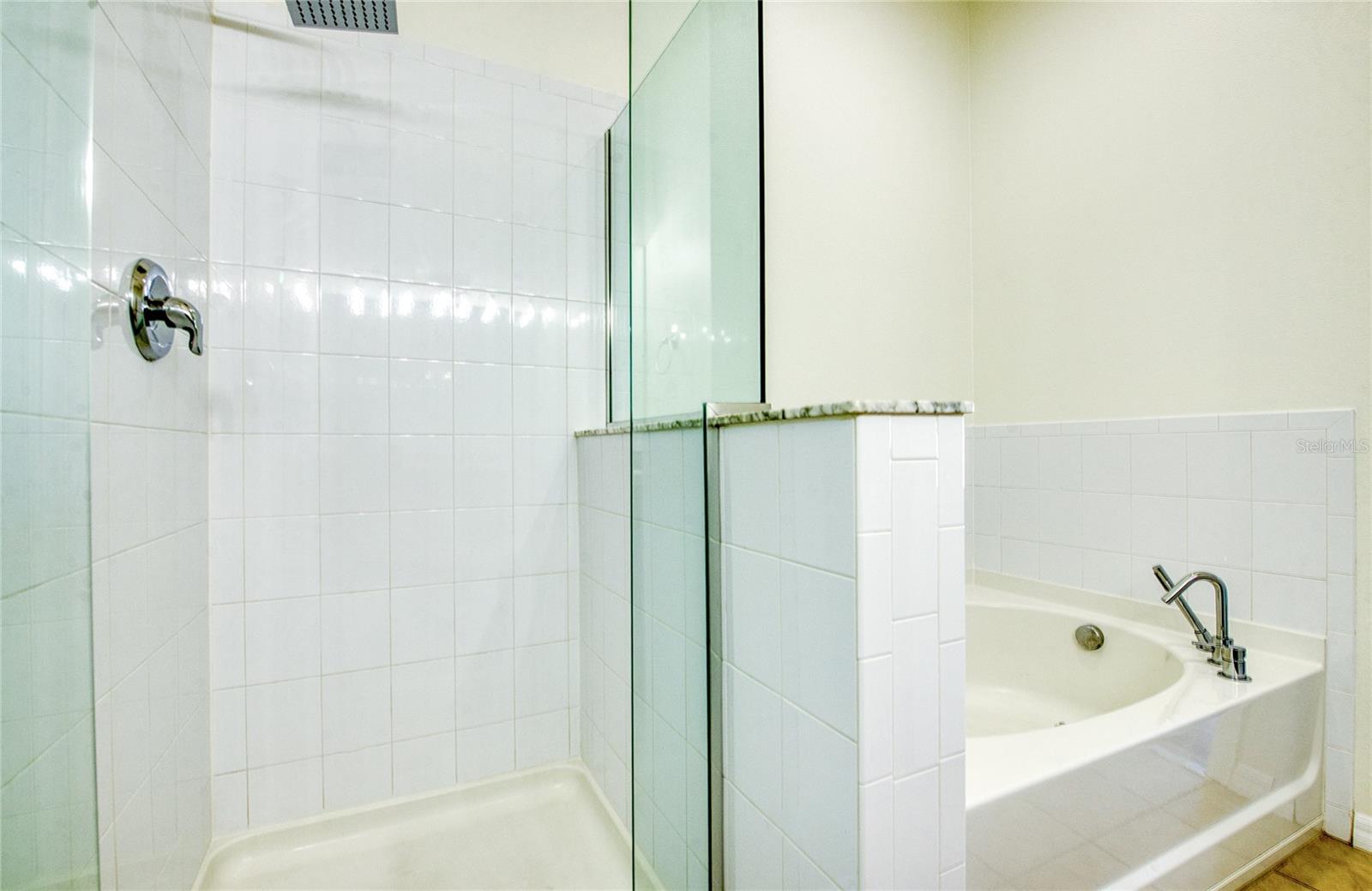 SAWGRASS VILLAGE - Residential Lease