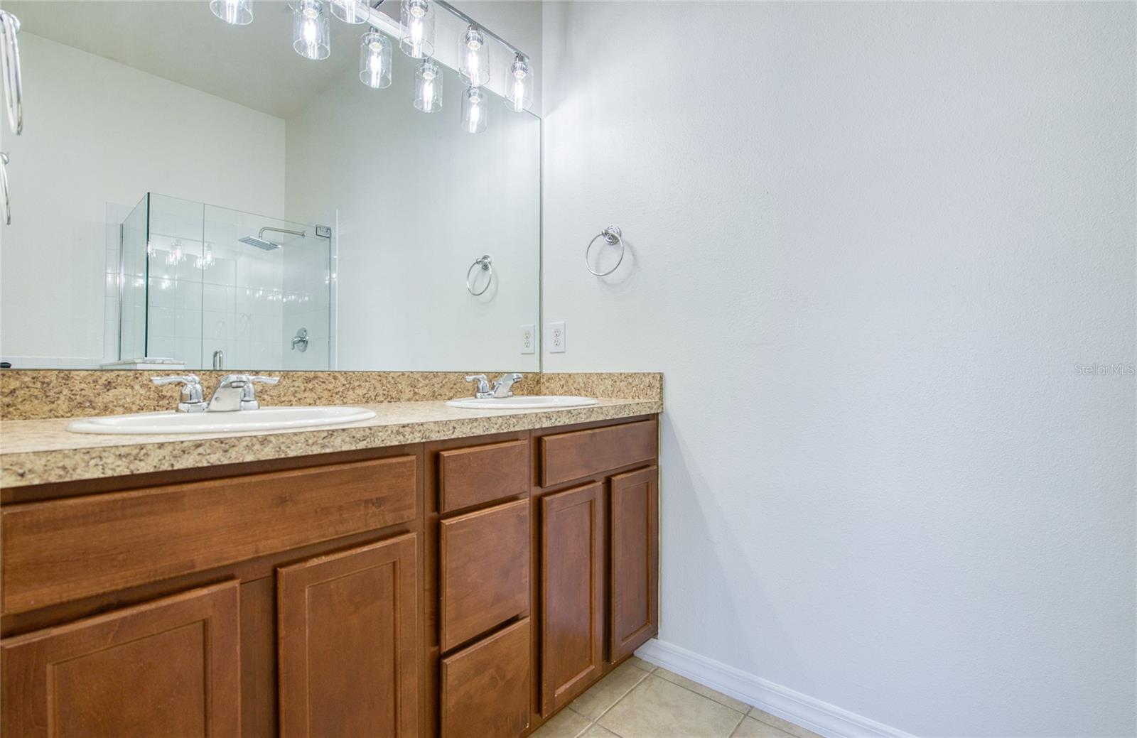 SAWGRASS VILLAGE - Residential Lease