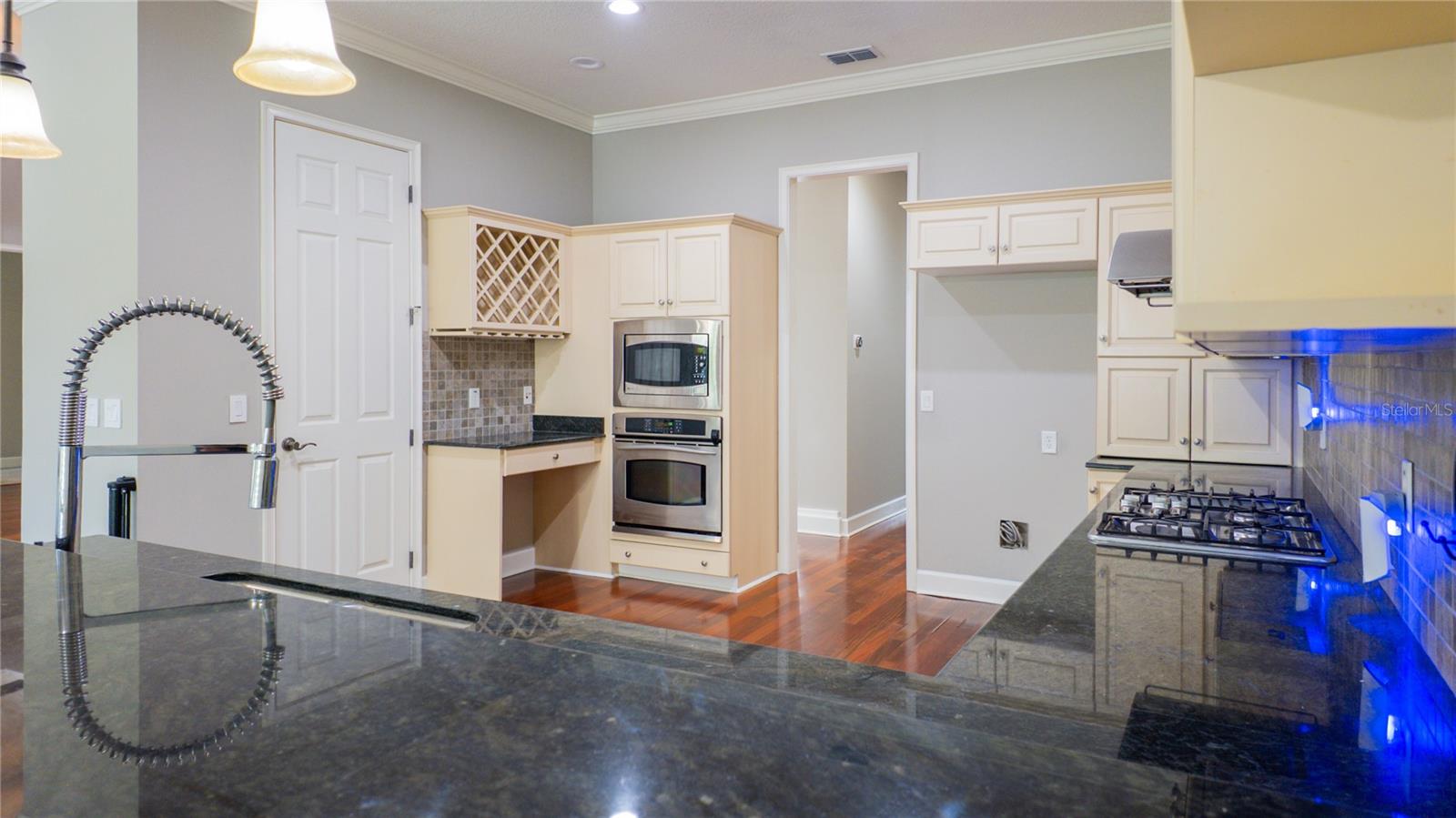 BELLECHASE LAURELS - Residential Lease