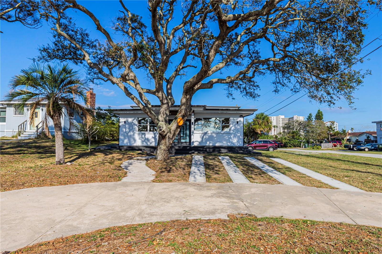 2061 S PENINSULA DRIVE