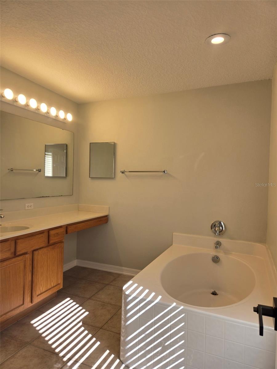 TURNBERRY RESERVE UNIT 1 - Residential