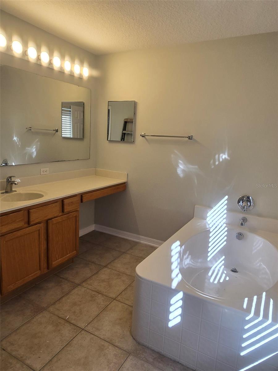 TURNBERRY RESERVE UNIT 1 - Residential