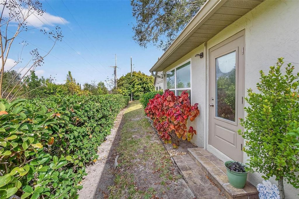 Photo of 2811 Rampart Circle #2811, Clearwater, FL 33761 (MLS # TB8462411)