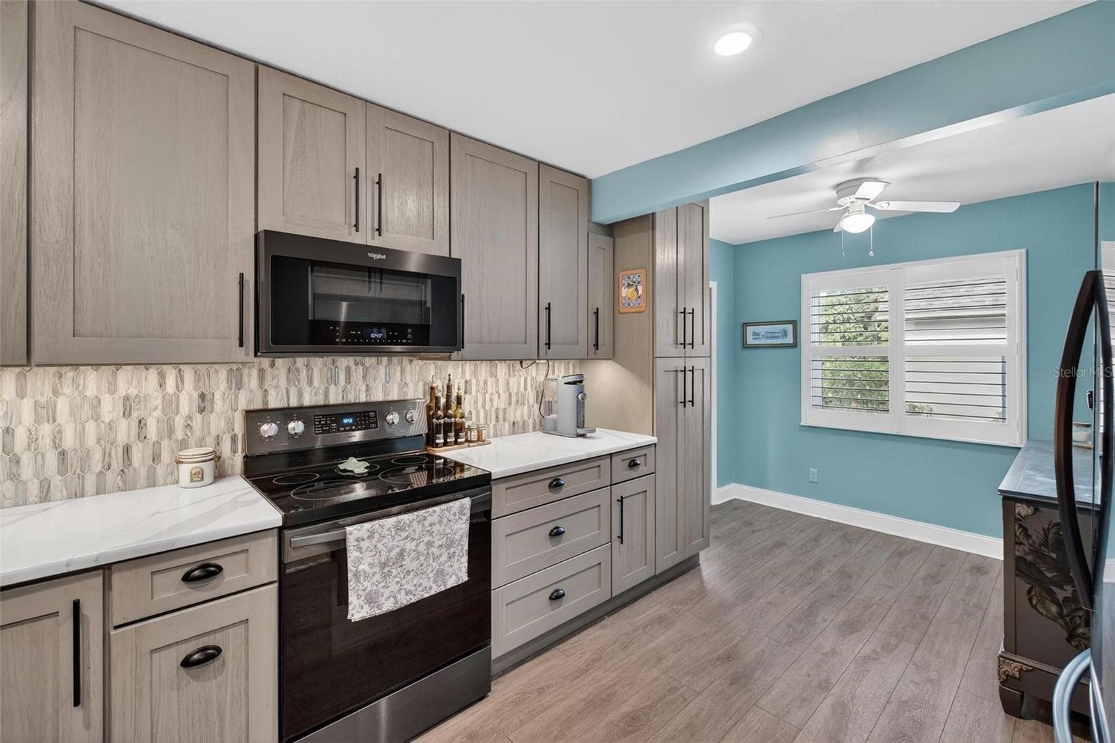 CHATEAUX WOODS CONDO - Residential