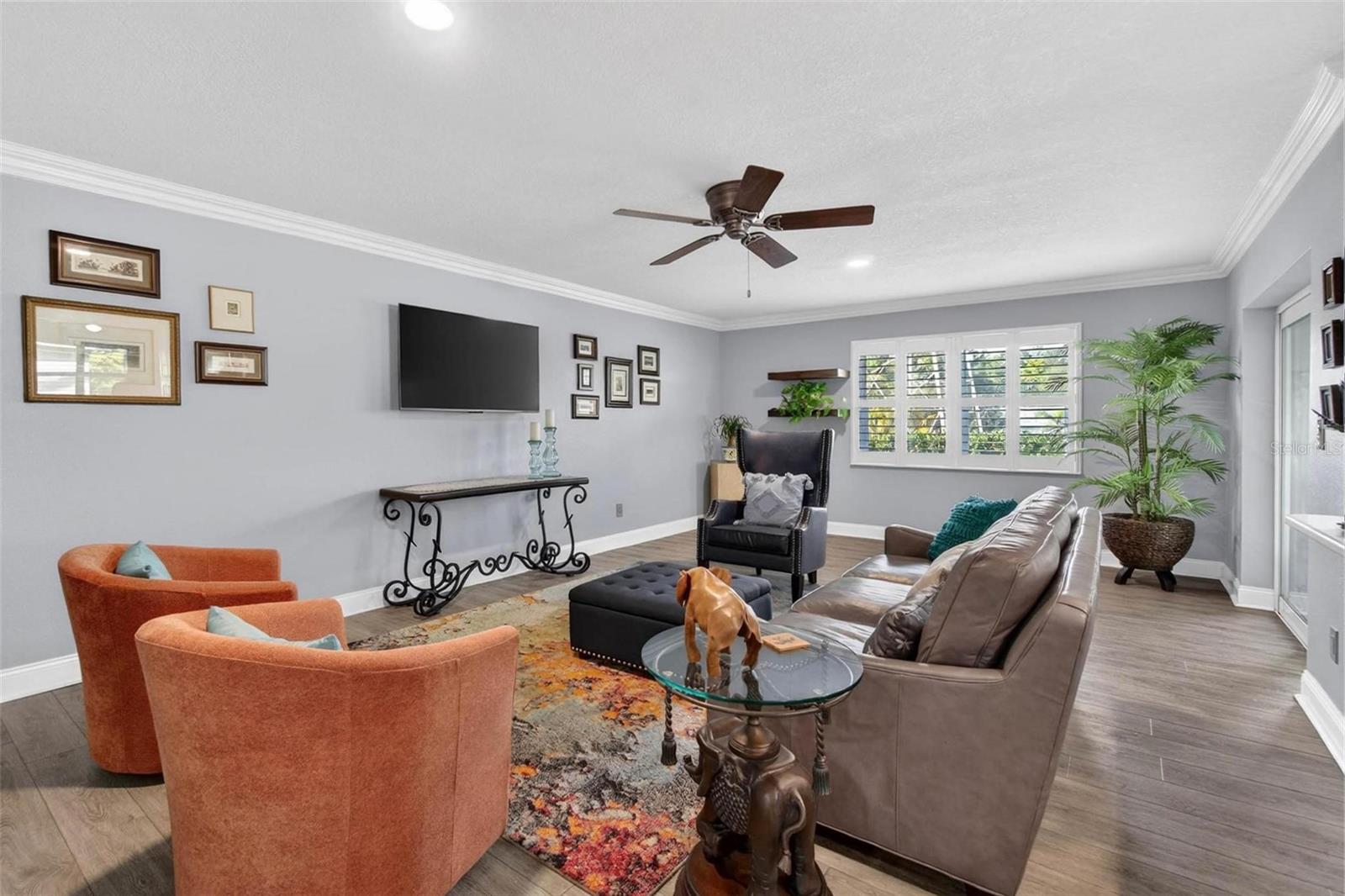 CHATEAUX WOODS CONDO - Residential