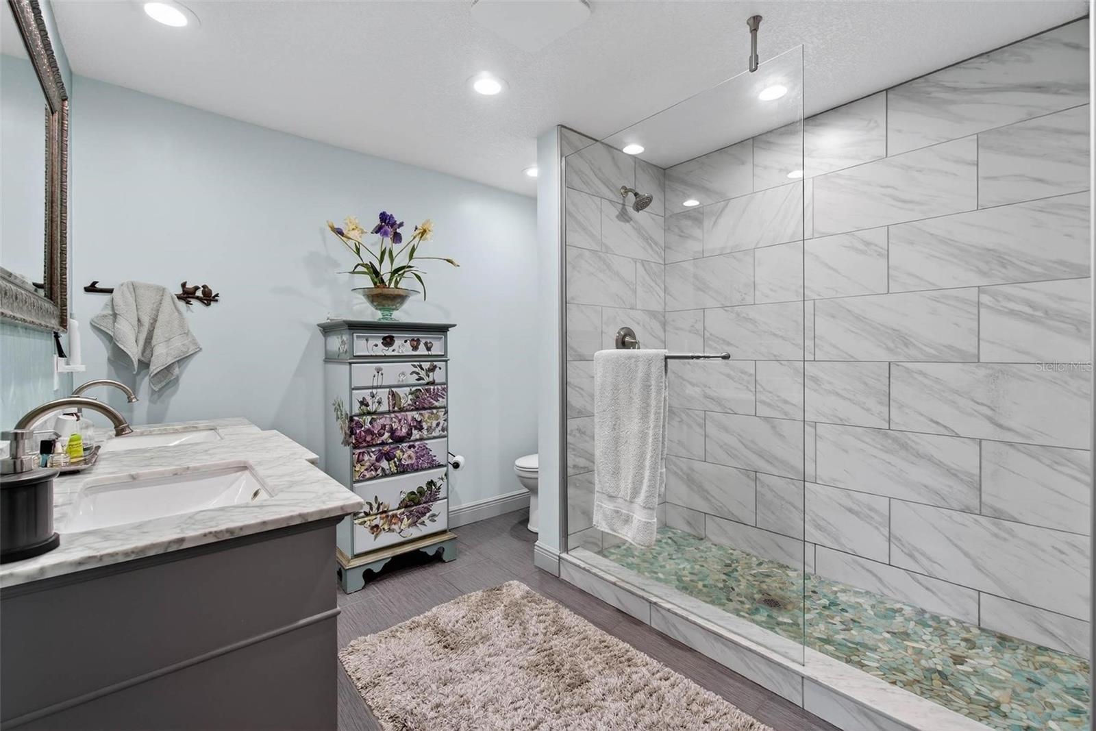 CHATEAUX WOODS CONDO - Residential