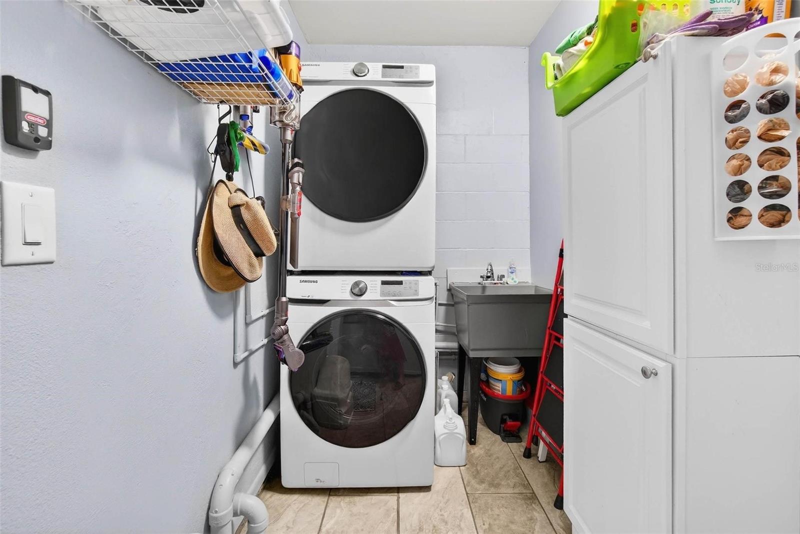 CHATEAUX WOODS CONDO - Residential