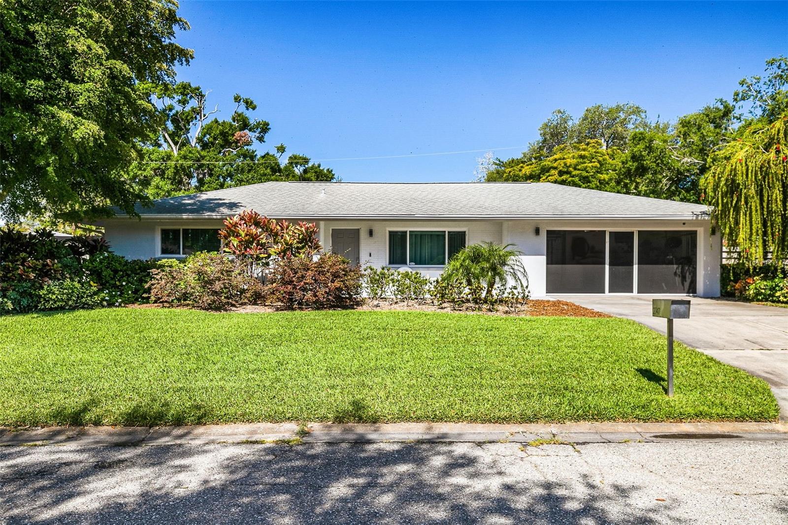 SOUTH GATE - Residential