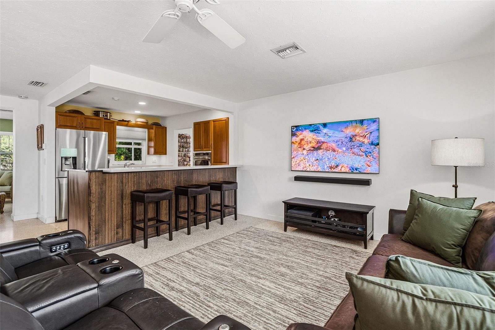 SOUTH GATE - Residential