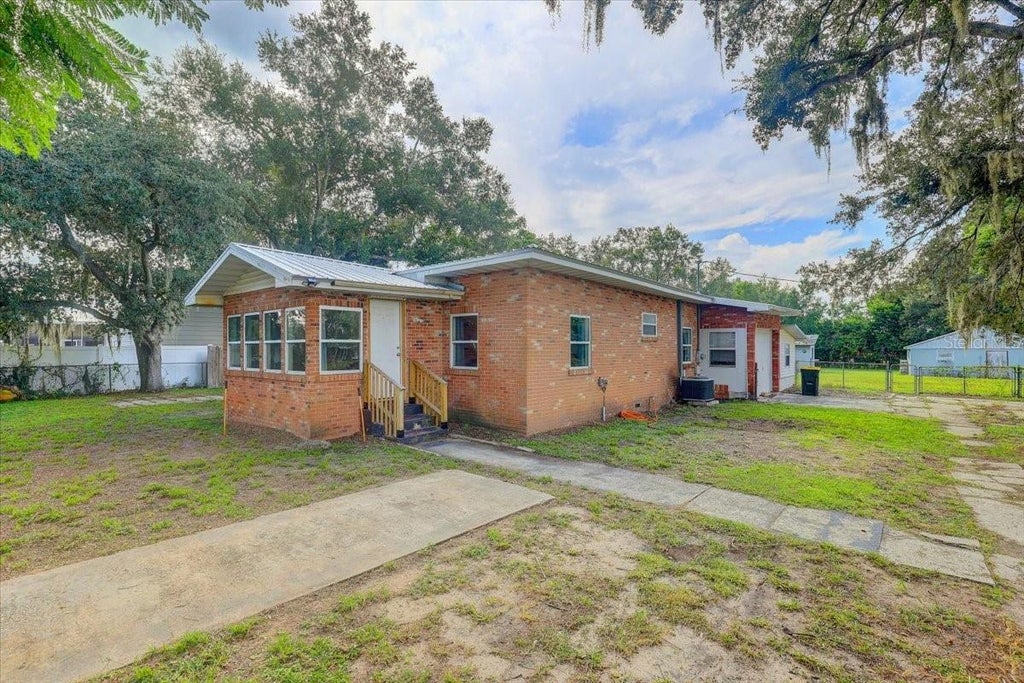Photo of 2557 K Ville Avenue, Auburndale, FL 33823 (MLS # TB8534394)
