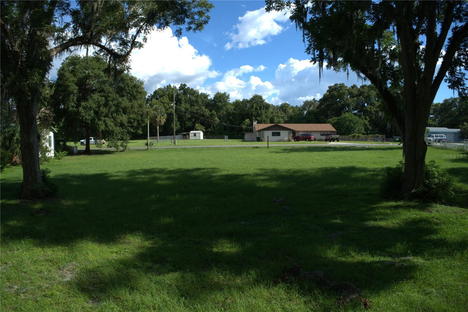 HILLSDALE - Land