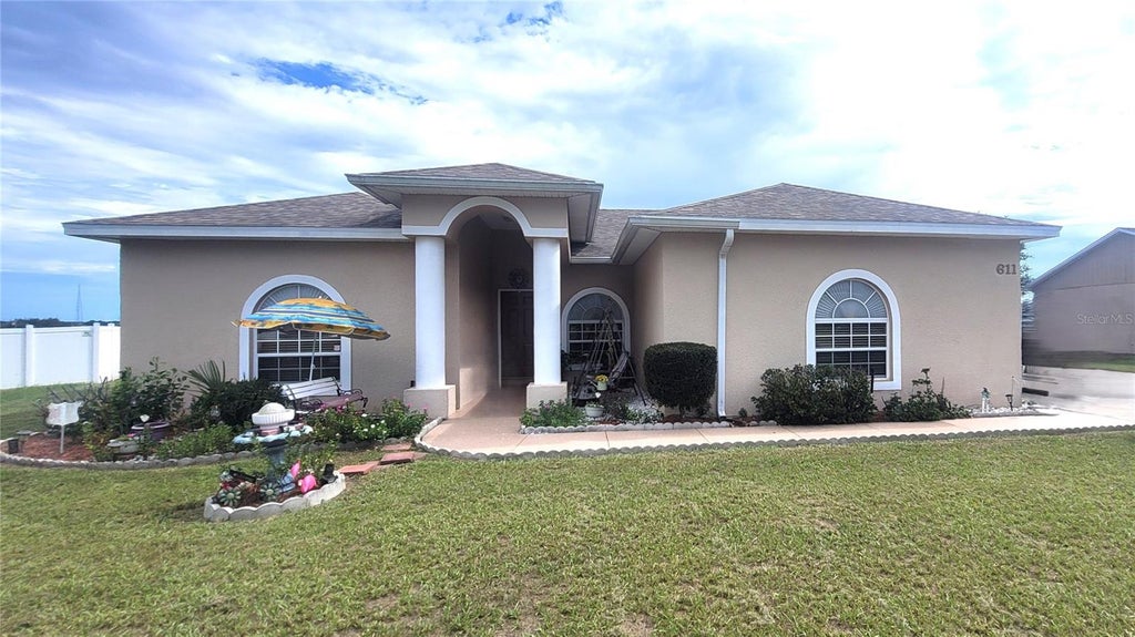 Photo of 611 Valencia Court, Dundee, FL 33838 (MLS # L4966163)