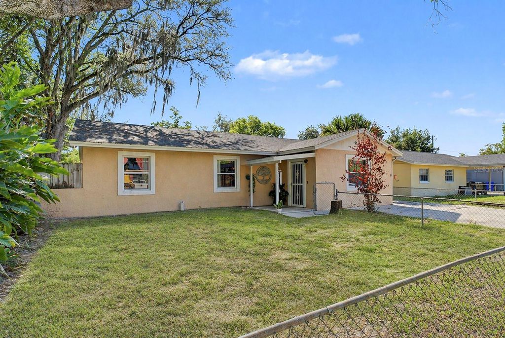 Photo of 923 S Park Court, Kissimmee, FL 34741 (MLS # O6400815)