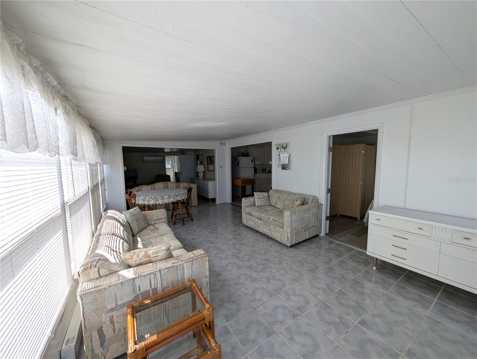 TRI-PAR ESTATES - Residential Lease