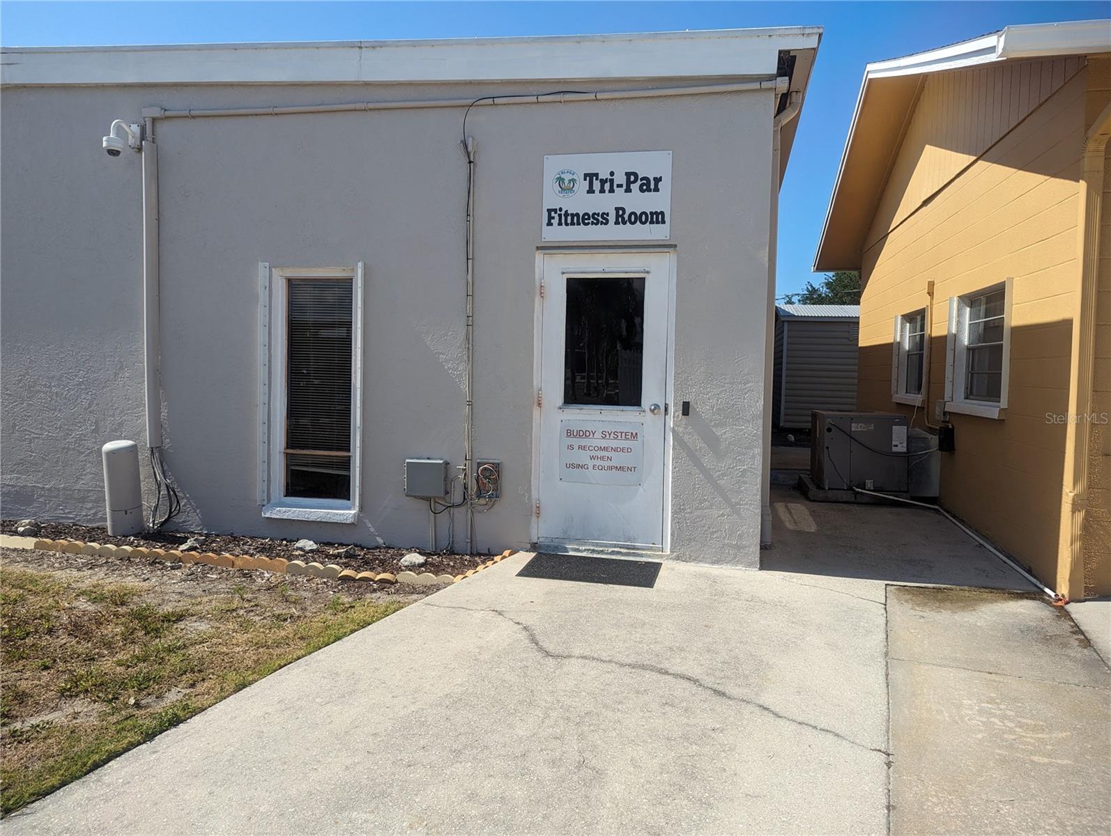 TRI-PAR ESTATES - Residential Lease