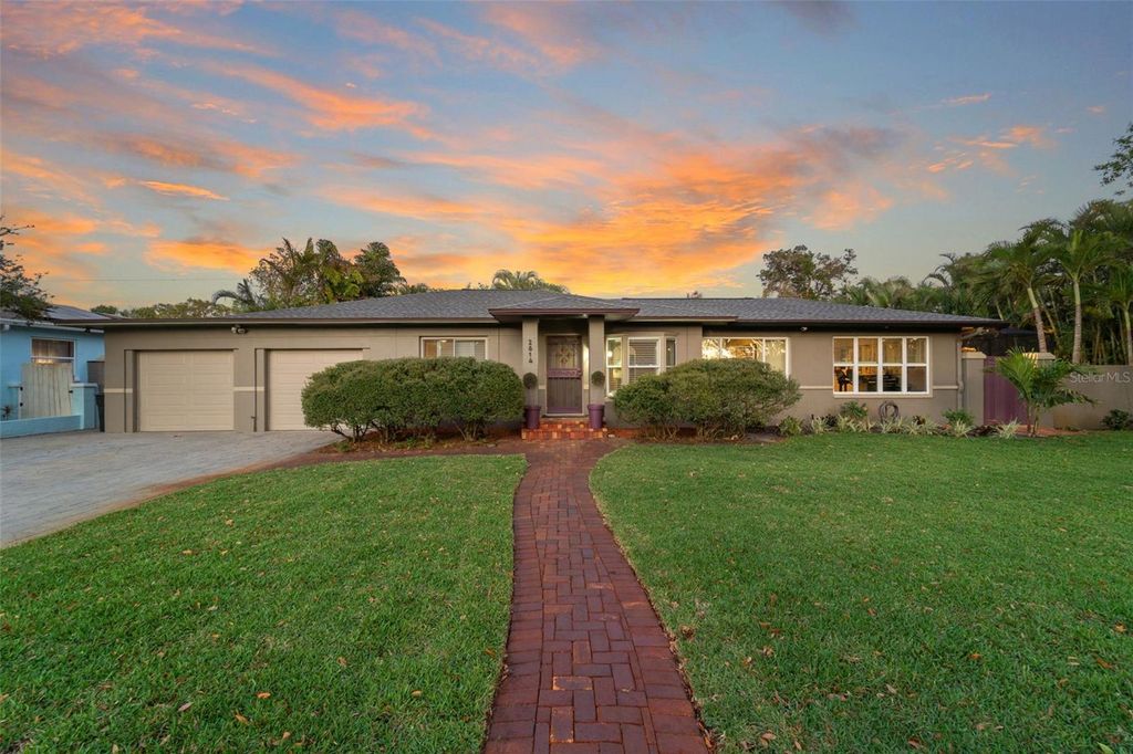 Photo of 2814 47th Street S, Gulfport, FL 33711 (MLS # TB8457077)