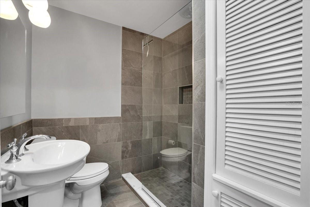 BURNS F J REALTY COS REV - Residential