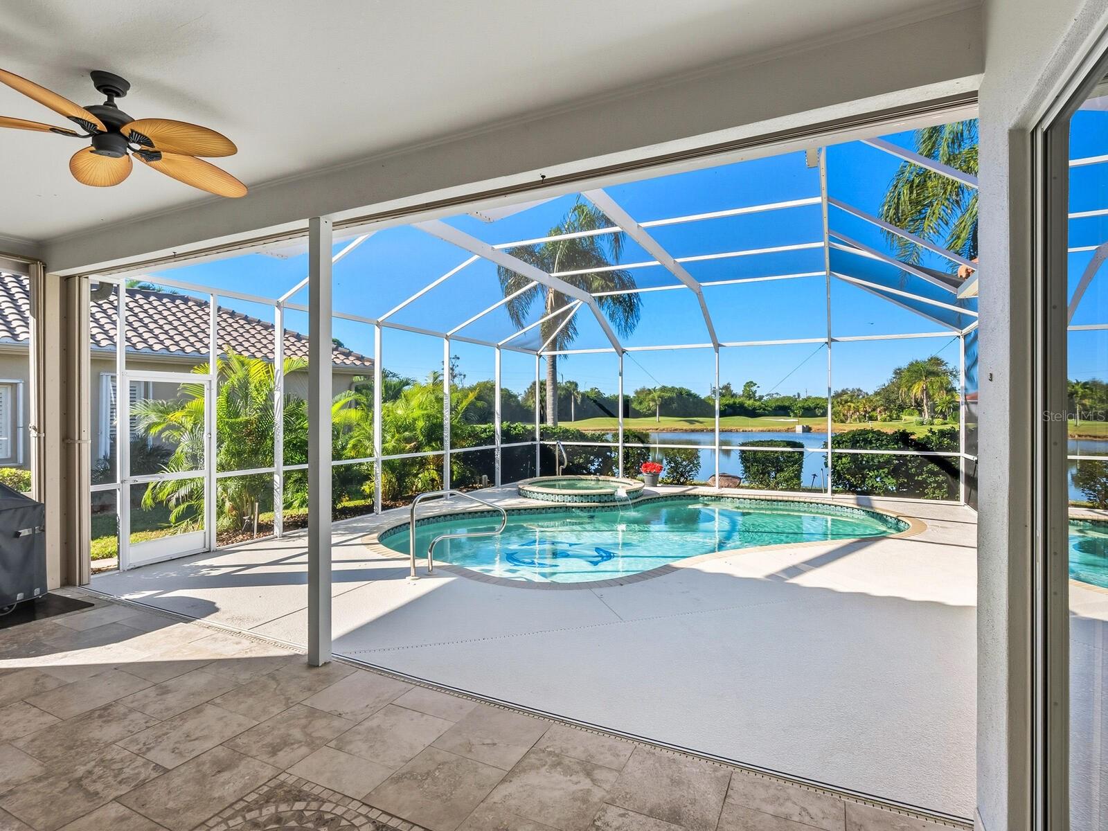 PELICAN POINTE GOLF & COUNTRY CLUB - Residential