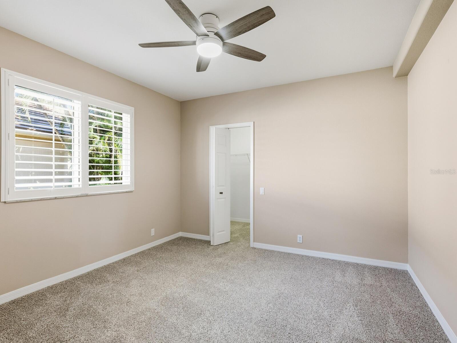 PELICAN POINTE GOLF & COUNTRY CLUB - Residential