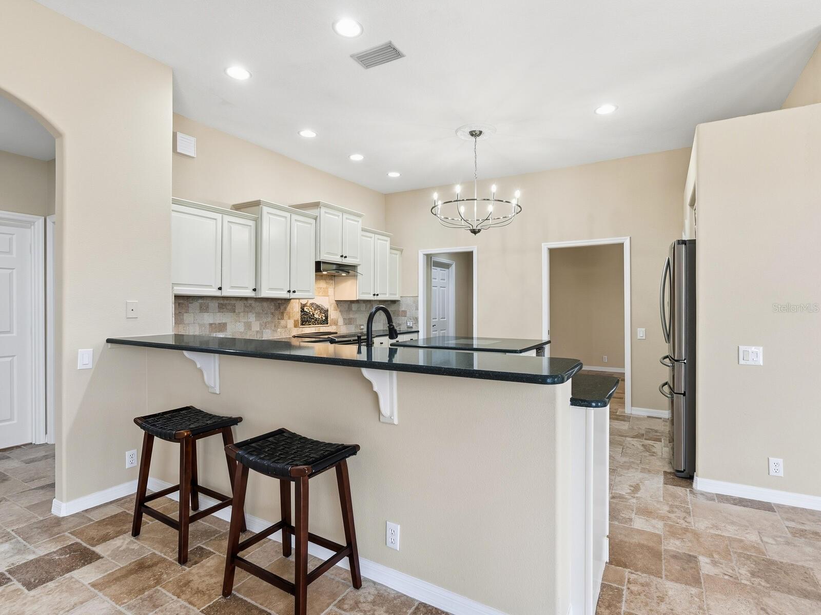 PELICAN POINTE GOLF & COUNTRY CLUB - Residential