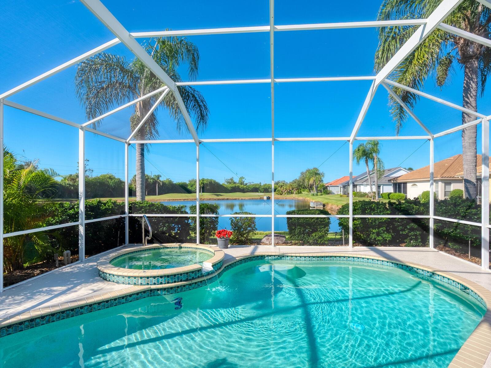 PELICAN POINTE GOLF & COUNTRY CLUB - Residential