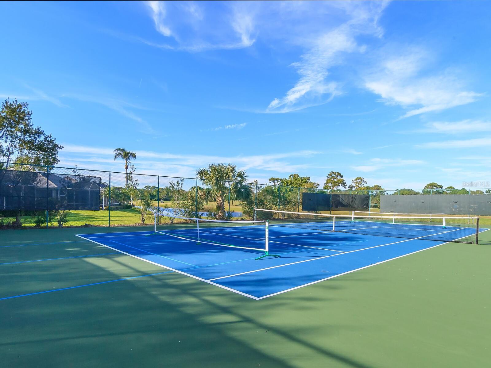 PELICAN POINTE GOLF & COUNTRY CLUB - Residential