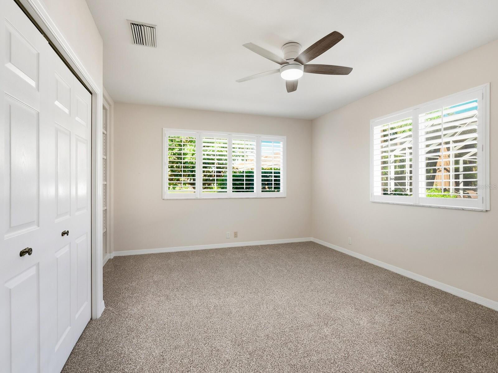 PELICAN POINTE GOLF & COUNTRY CLUB - Residential