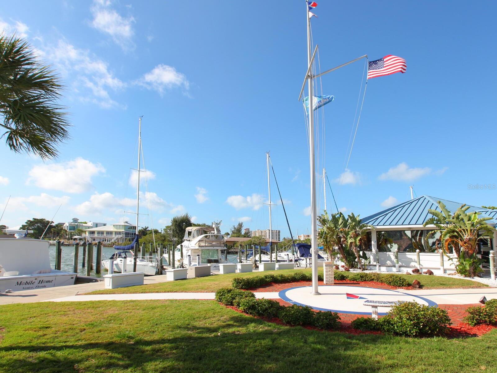 PELICAN POINTE GOLF & COUNTRY CLUB - Residential