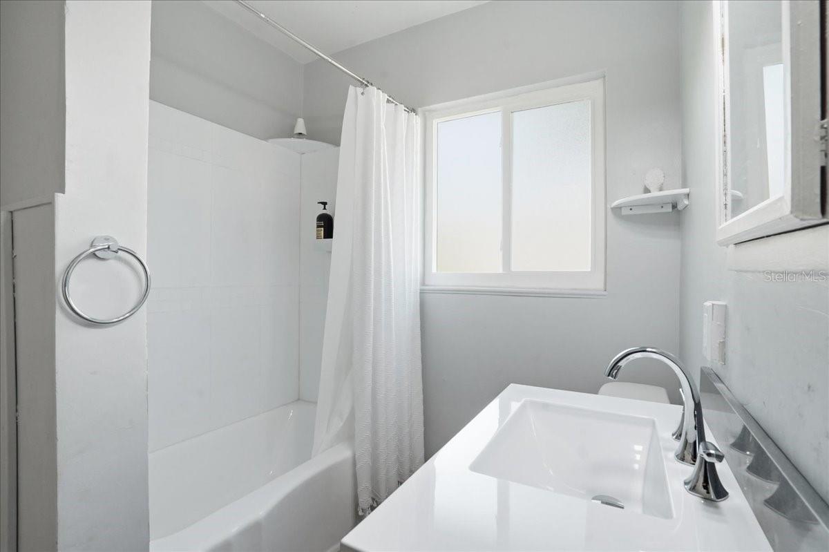 PASADENA ESTATES SEC C - Residential Lease