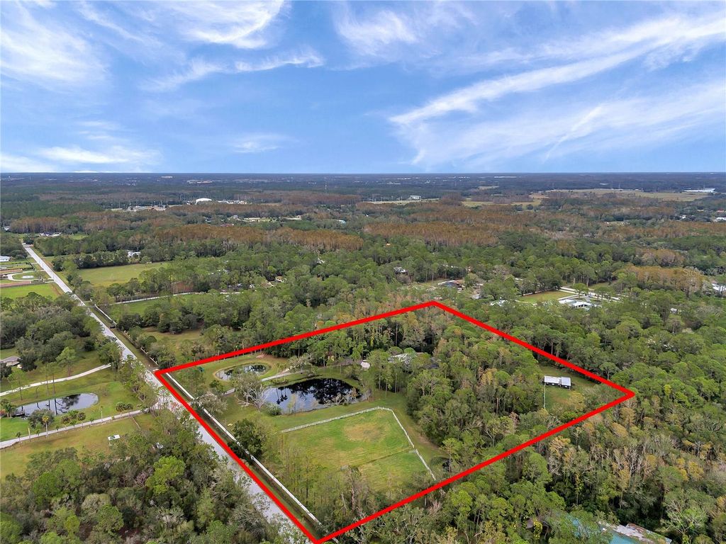 Photo of 655 Appaloosa Road, Tarpon Springs, FL 34688 (MLS # TB8464950)