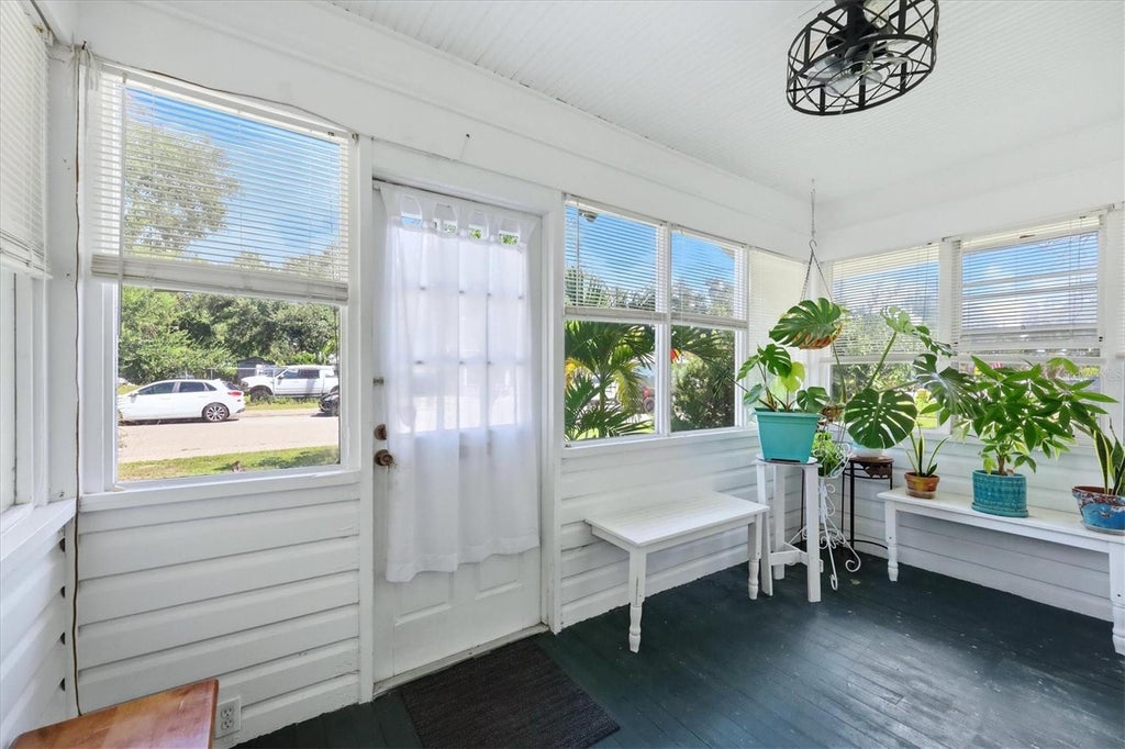 Photo of 1309 13th Avenue W, Bradenton, FL 34205 (MLS # A4706066)