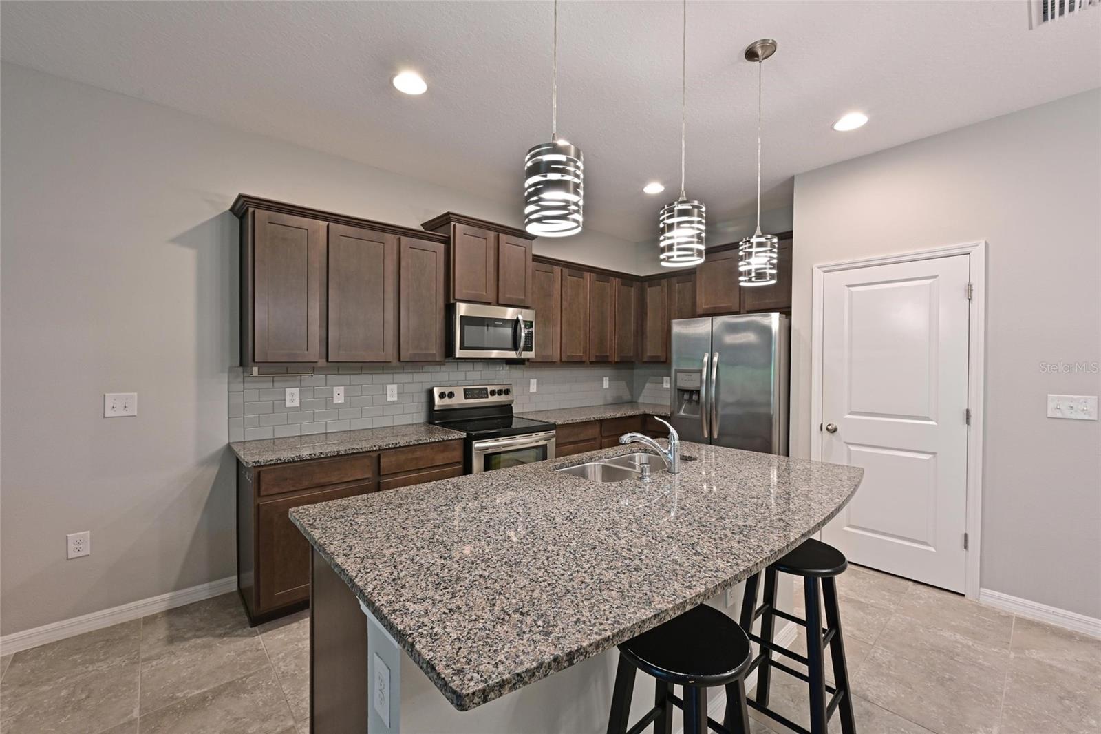 LANDING PH 1 - Residential