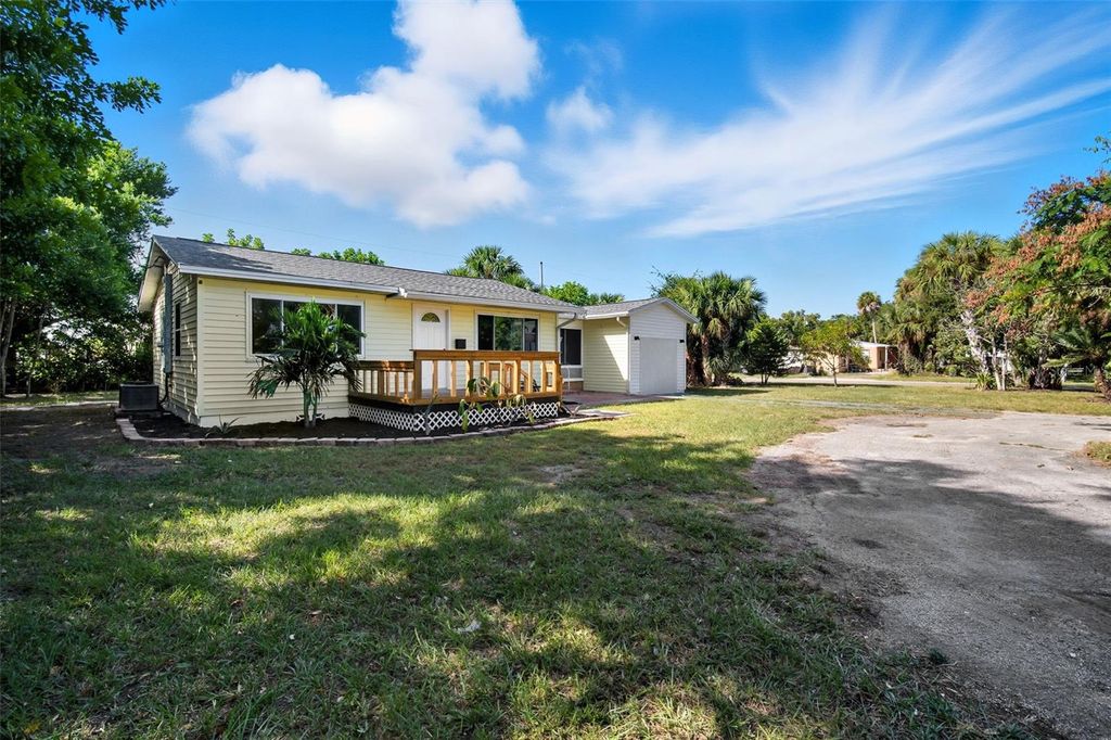 Photo of 10460 54th Avenue N, St Petersburg, FL 33708 (MLS # TB8434943)