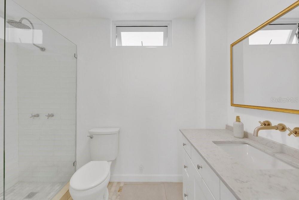 CONDOMINIO LAS OLAS - Residential