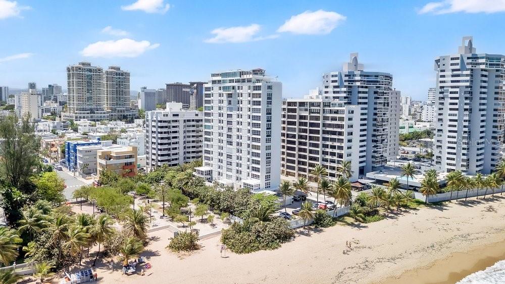 CONDOMINIO LAS OLAS - Residential