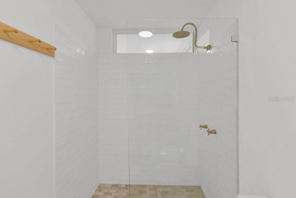 CONDOMINIO LAS OLAS - Residential