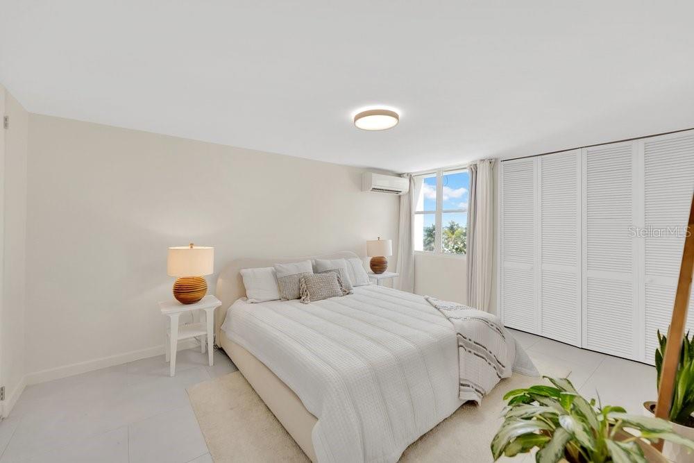 CONDOMINIO LAS OLAS - Residential