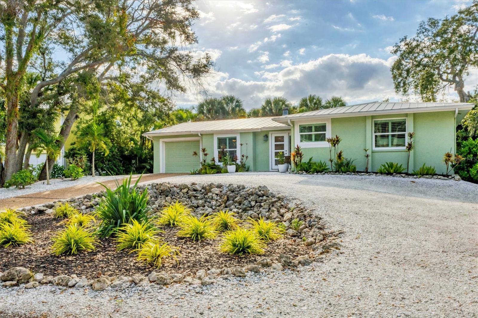 SIESTA BEACH - Residential