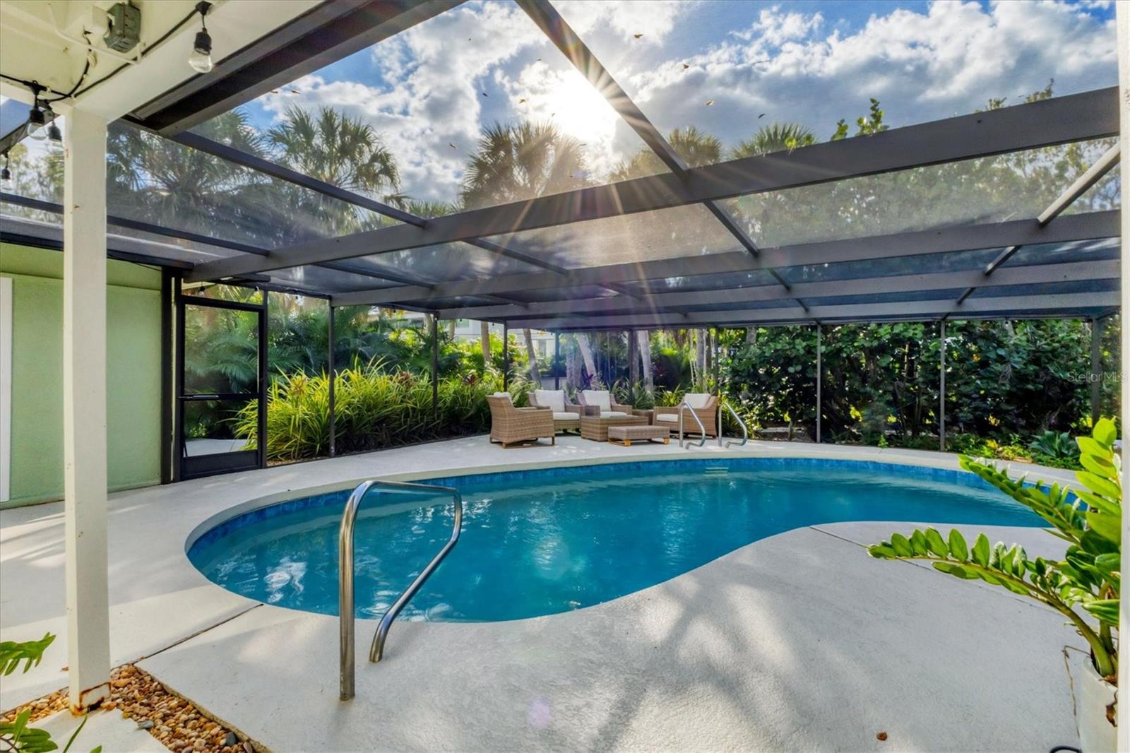 SIESTA BEACH - Residential