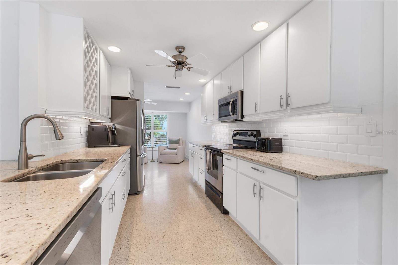 SIESTA BEACH - Residential